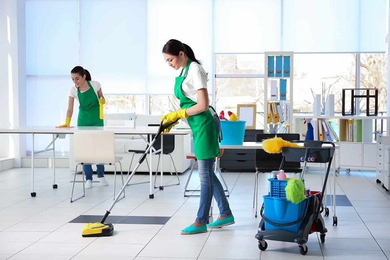 Ưu nhược điểm khi sử dụng dịch vụ vệ sinh văn phòng