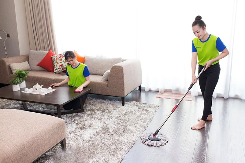 Ưu và nhược điểm khi sử dụng dịch vụ vệ sinh căn hộ chung cư